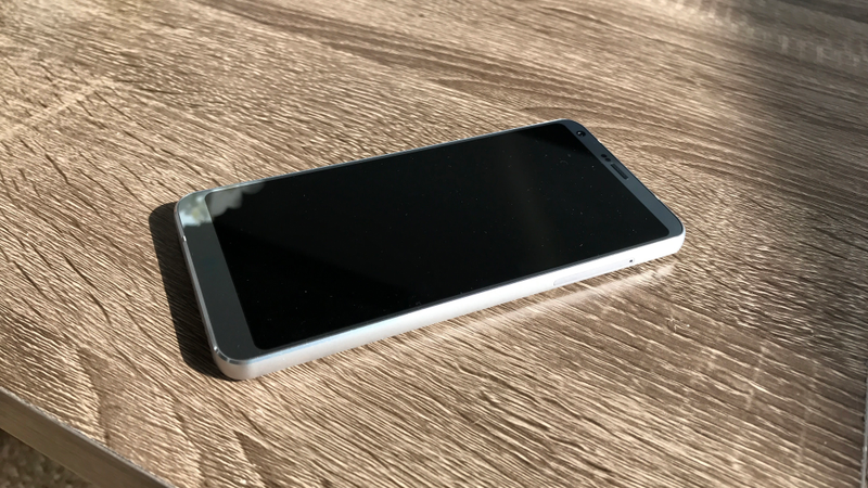Illustration for article titled LG G6 First Impressions: Back to the Basics